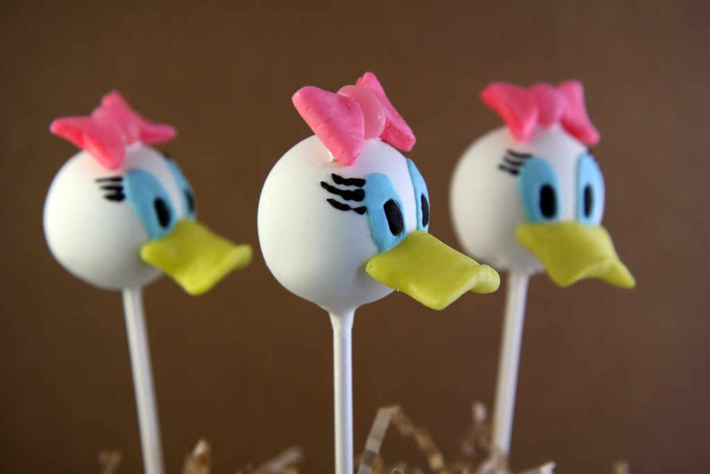 Mickey Mouse Clubhouse Cake Pops 2