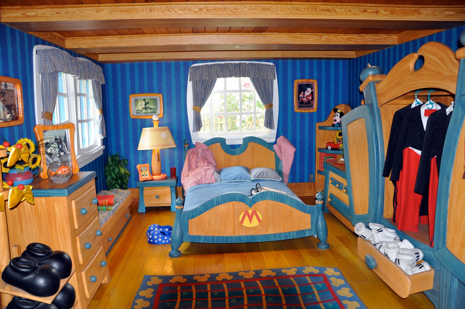 1000+ Images About Mickey Mouse Bedroom Ideas On Pinterest