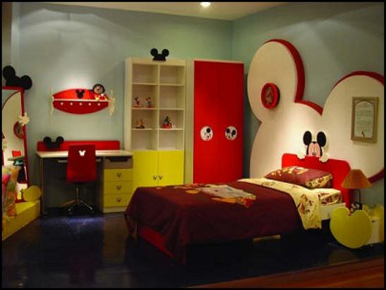 Hollywood Decor Furniture, Mickey Mouse Bunk Bed Mickey Mouse