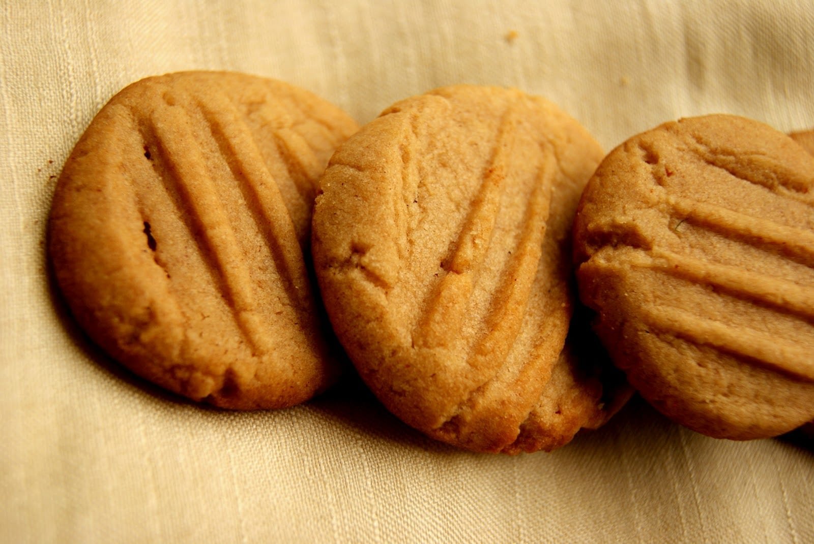 Easy Vegan Peanut Butter Cookies Recipe