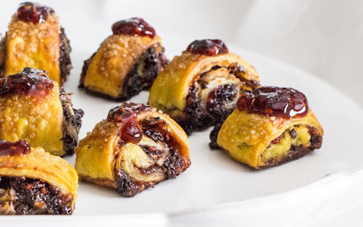 24 Holiday Cookies From Around The World