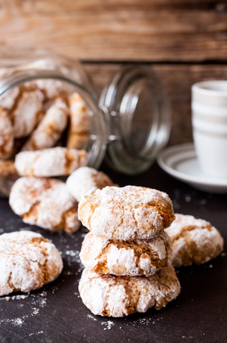 Cinnamon Amaretti Cookies