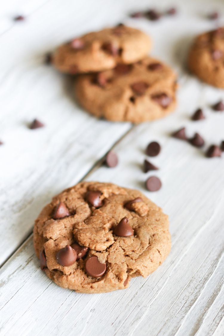 Healthy Vegan Chocolate Chip Cookies