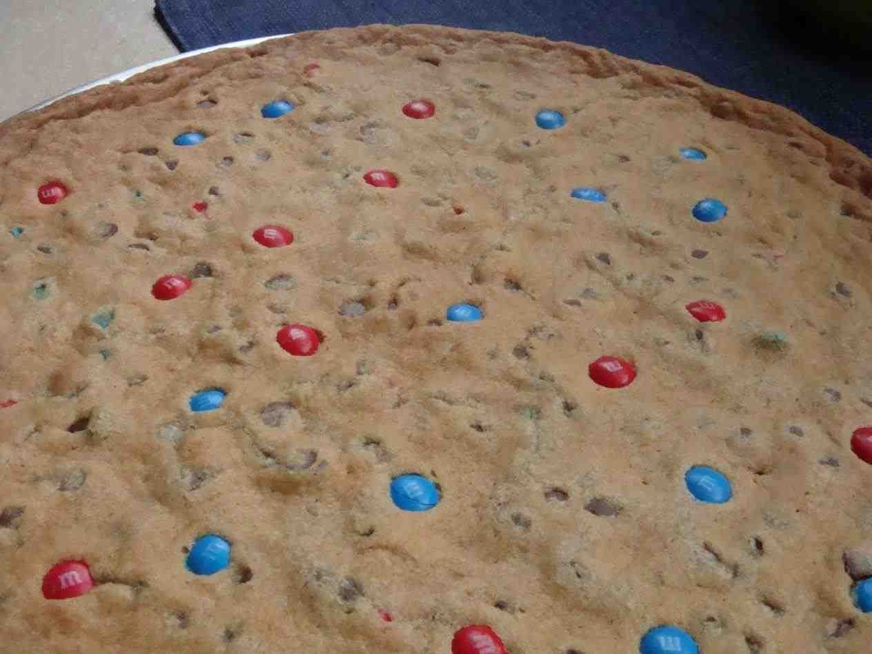 Largest Chocolate Chip Cookie In The World