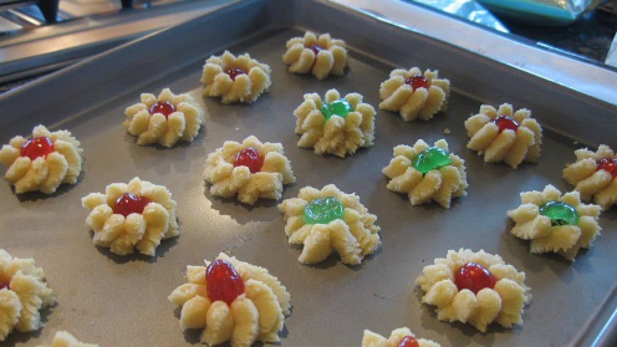 Spritz Cookies Recipe (swedish Butter Cookies)