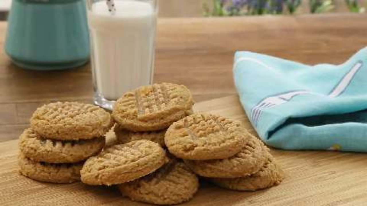 Three Ingredient Peanut Butter Cookies Recipe