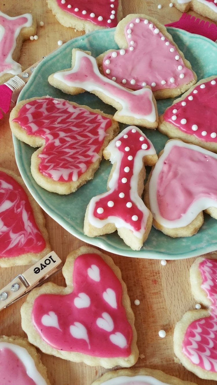 Vegan Shortbread Cookies With Raspberry Icing