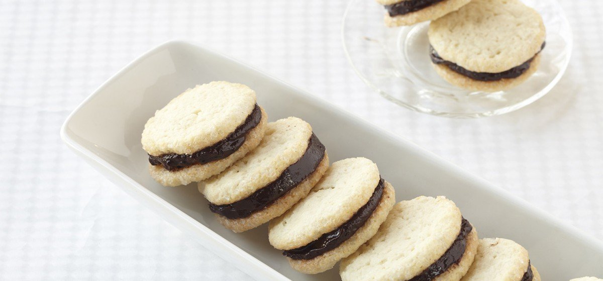 Cream Cheese Sandwich Cookies With Dark Chocolate Filling
