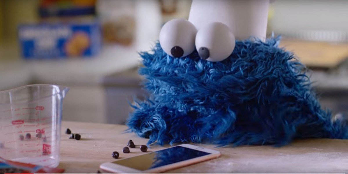 Apple's Cookie Monster 'outtakes' Ad Is Real Treat (video)