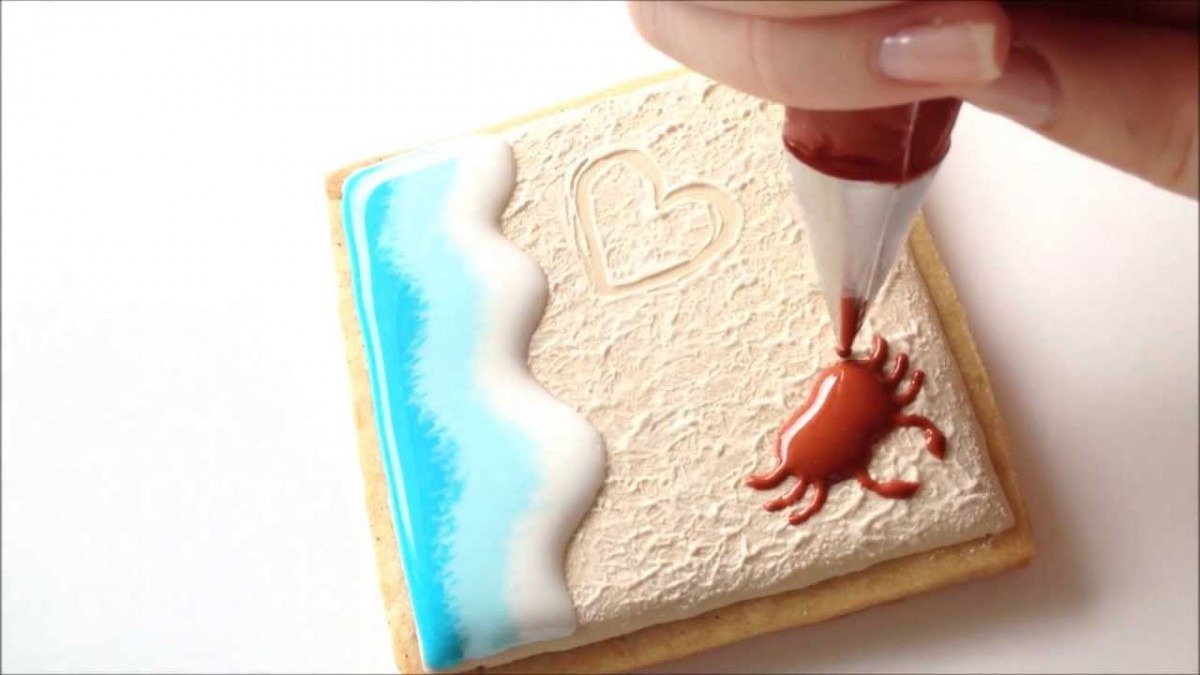 How To Decorate A Beach Cookie Using Royal Icing