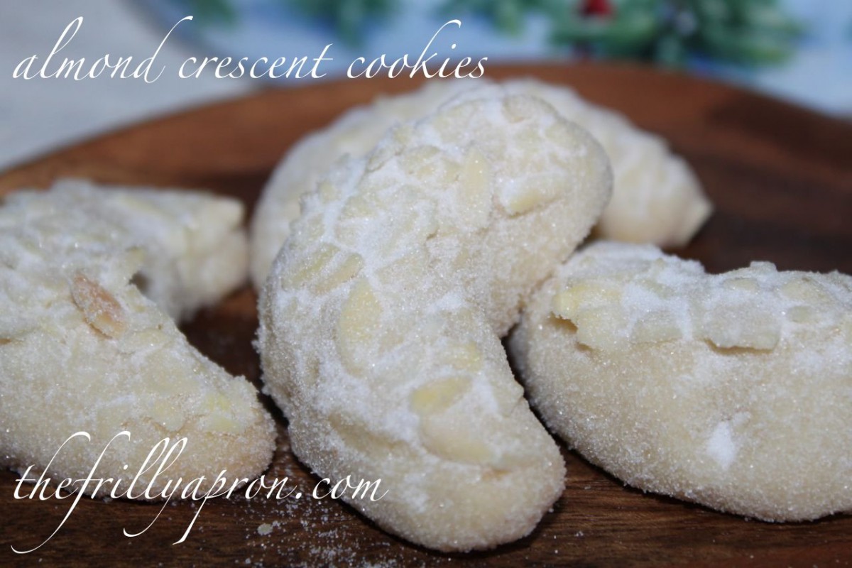 Recipe] My Auntie's Almond Crescents (with A Gluten Free Variation