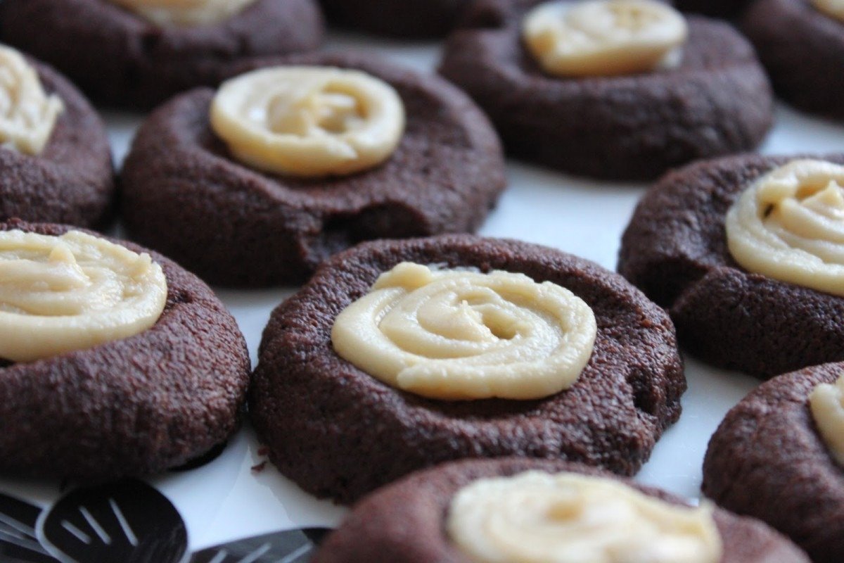 â¥ Chocolate Thumbprint Cookies With Vanilla Honey Cream Cheese