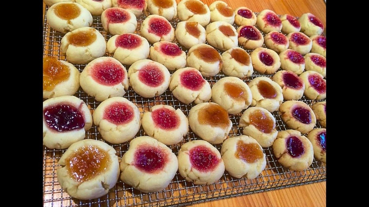 The Best Thumbprint Cookies!