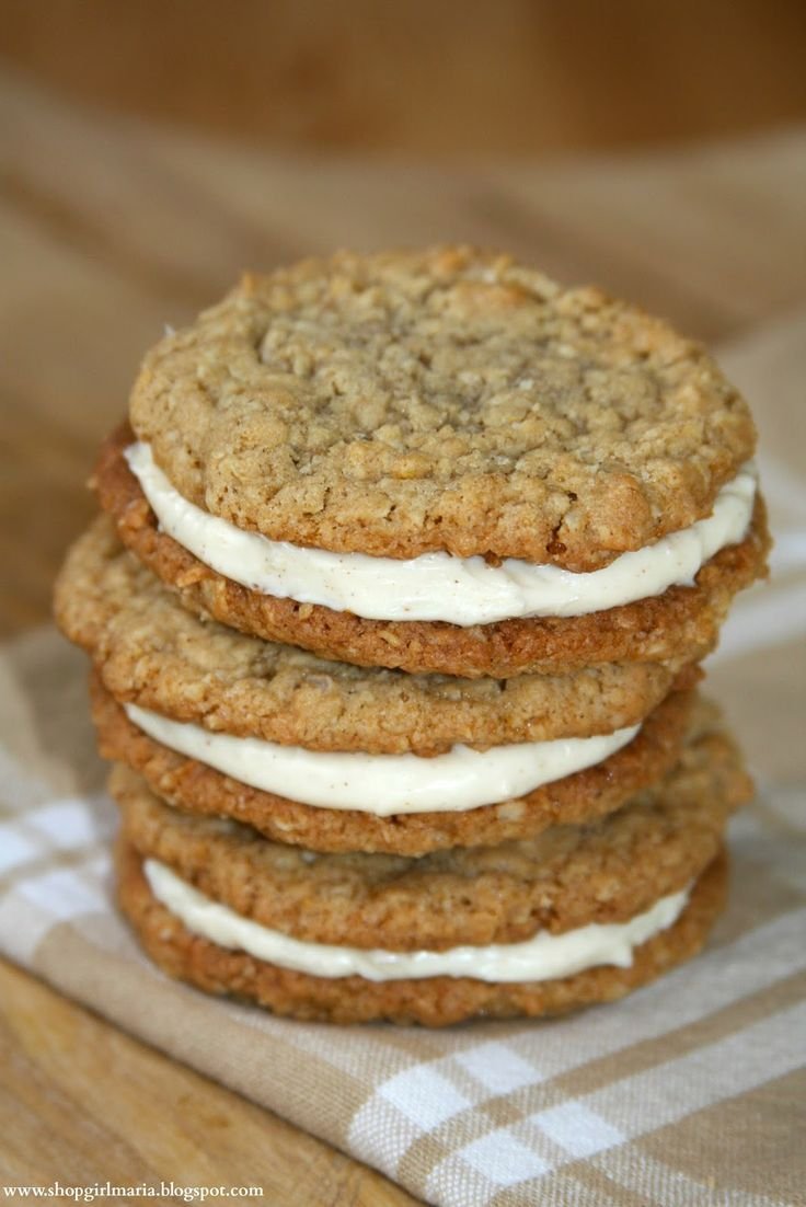 Oatmeal Cookie Sandwiches With Cinnamon Cream Cheese Filling