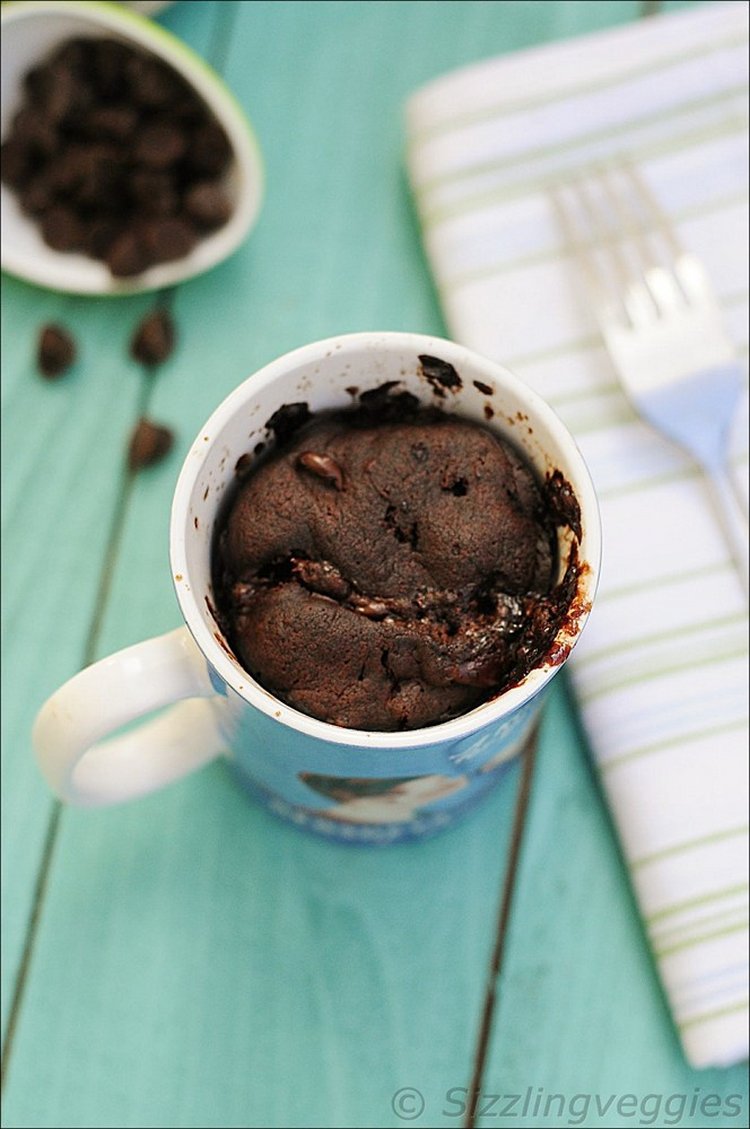 Chocolate Mug Cake (eggless) â Sizzlingveggies