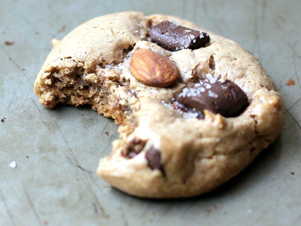 Flourless Almond Butter Dark Chocolate Chunk Cookies With Sea Salt