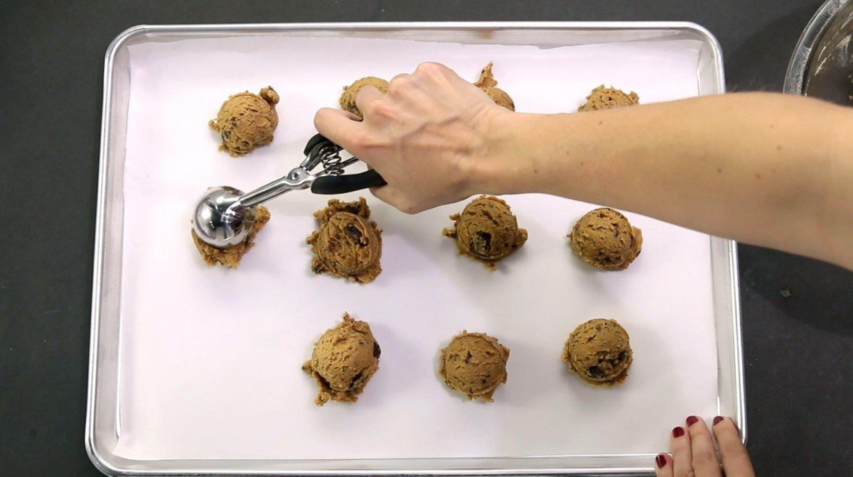 The Cdc Wants To Remind You To Not Eat Raw Cookie Dough This
