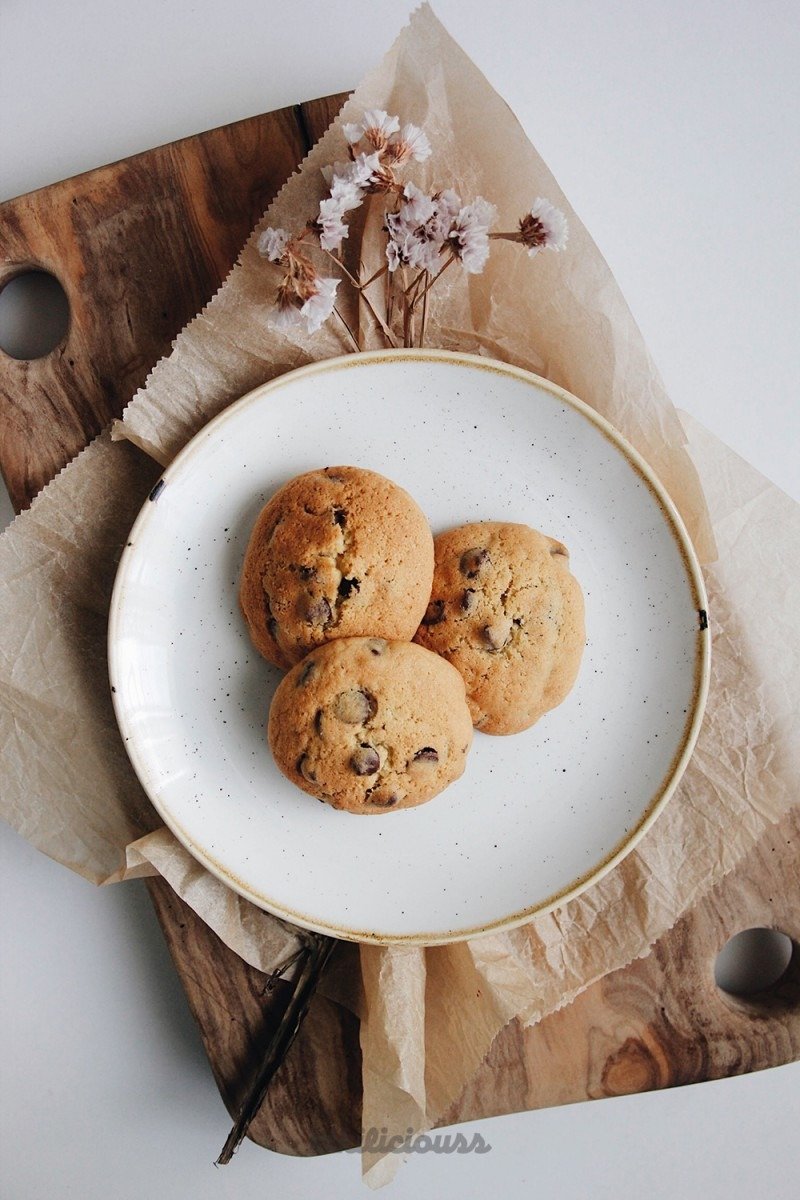 Cakey Chocolate Chips Cookies â Kikiliciouss