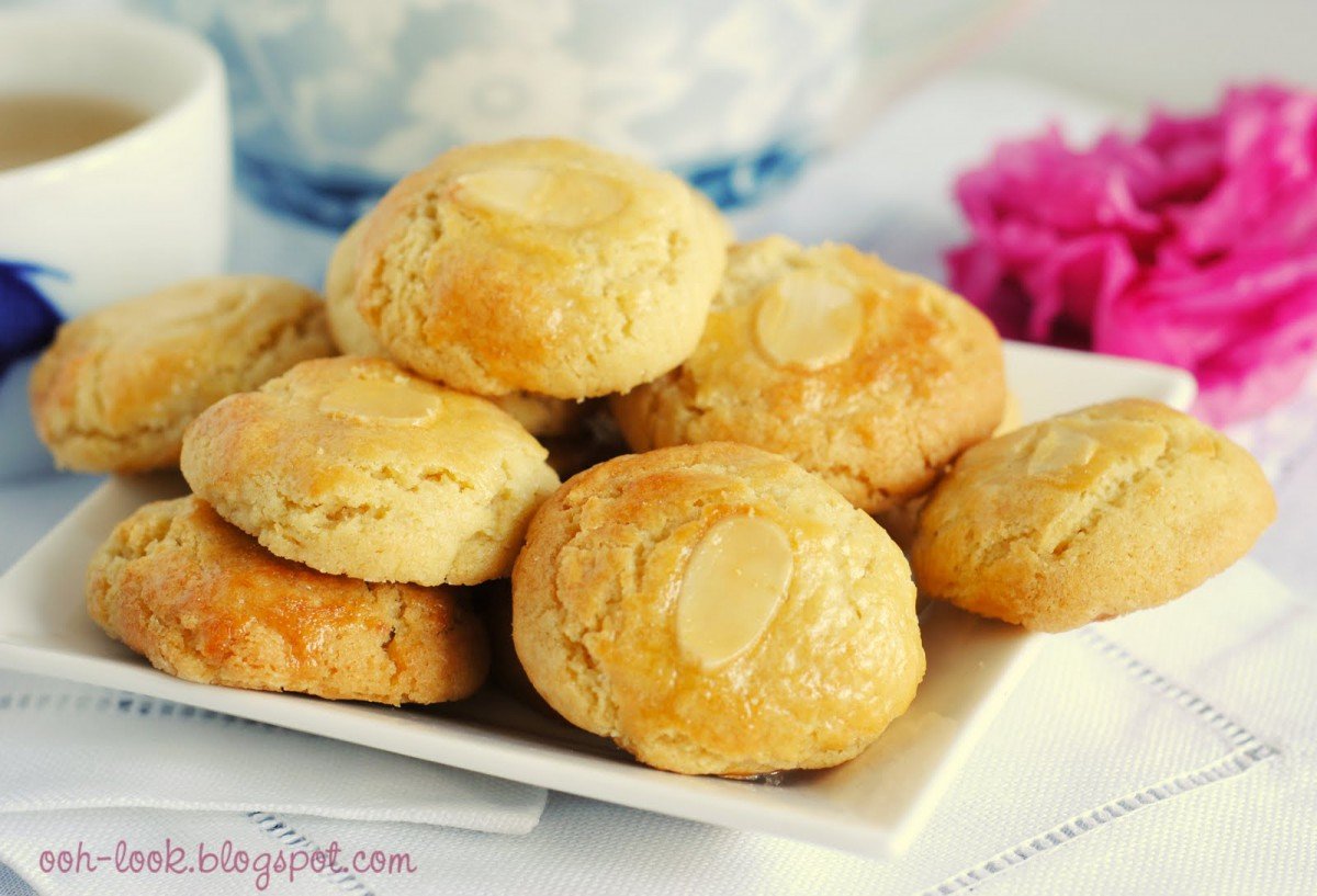 Ooh, Look  Hello Chinese Almond Cookies