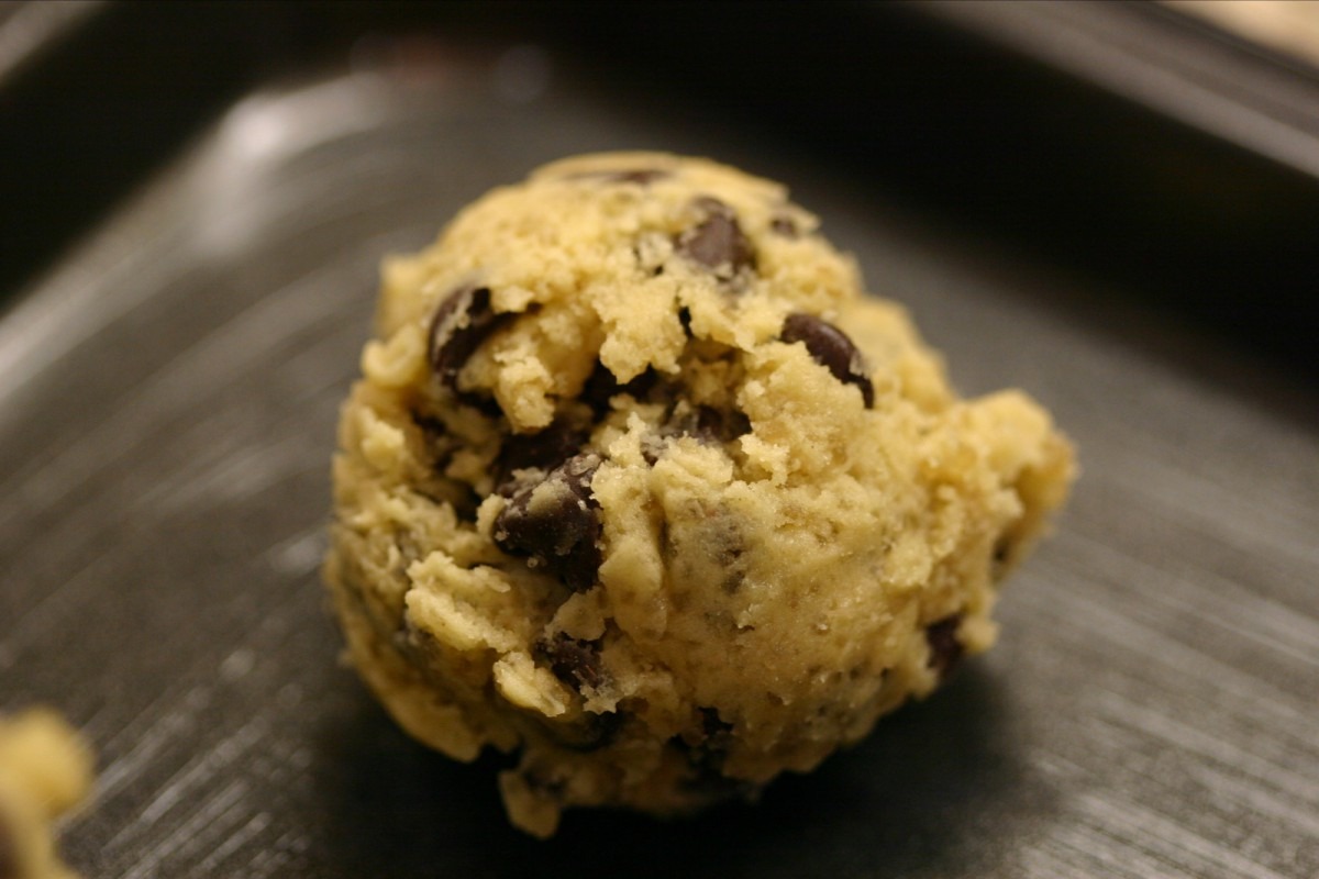 Here's Why You Should Never Eat Raw Cookie Dough