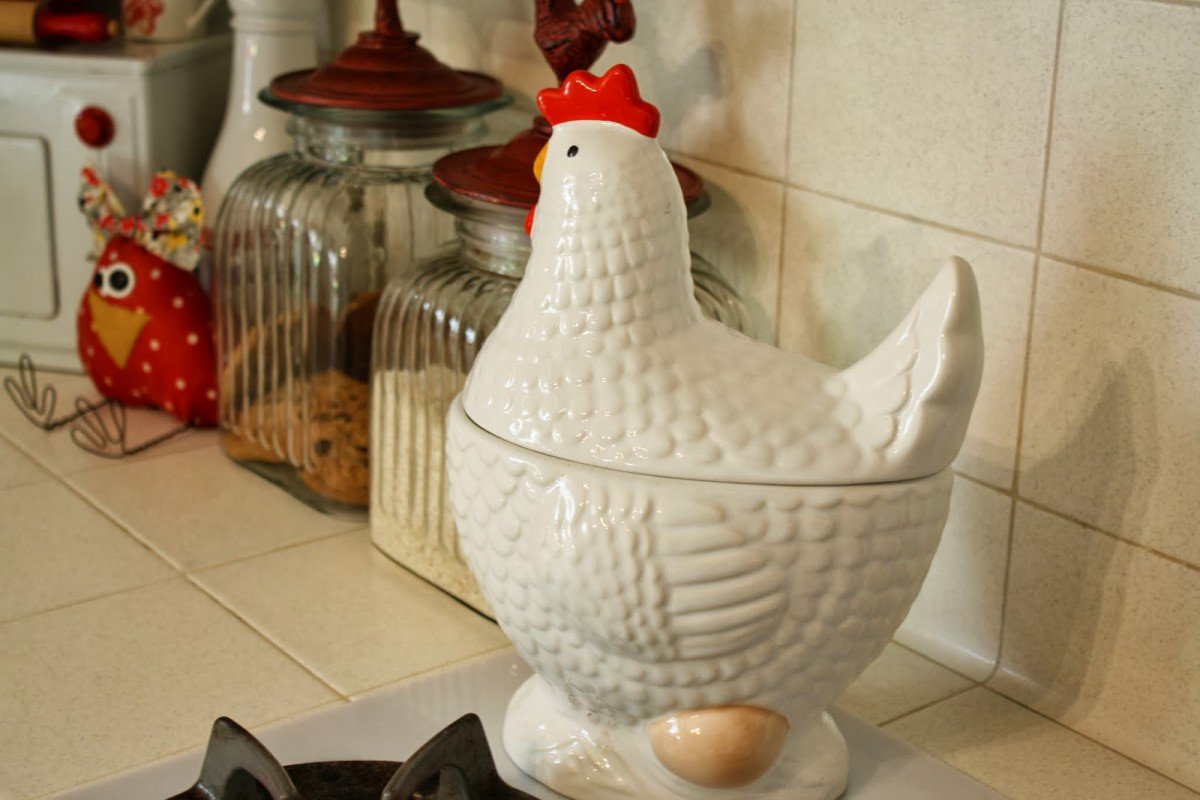 Sunny Simple Life  Chickens In Kitchen Decor