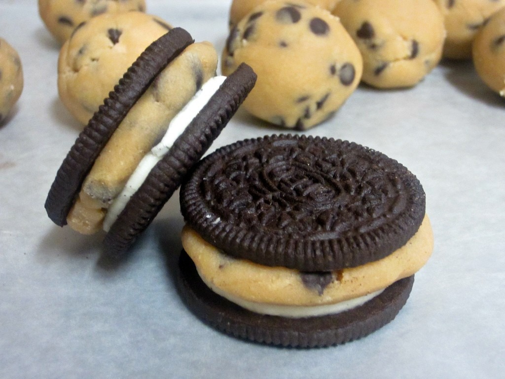 Chocolate Chip Cookie Dough Stuffed Oreos