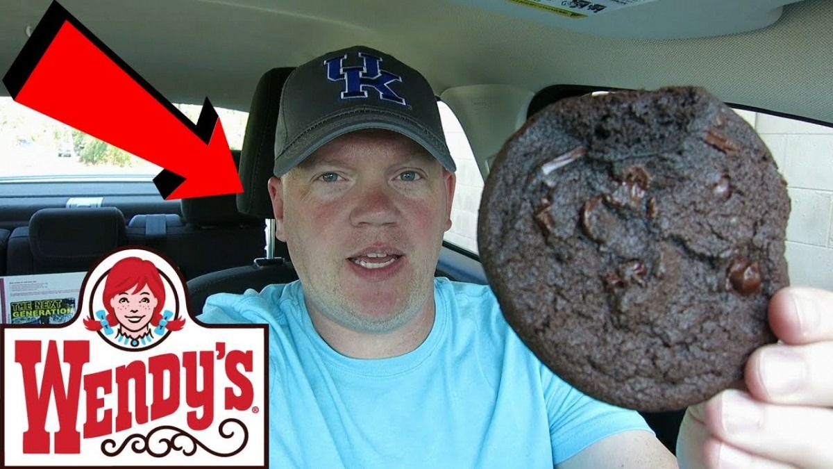 Reed Reviews Wendy's Double Chocolate Chip Cookie