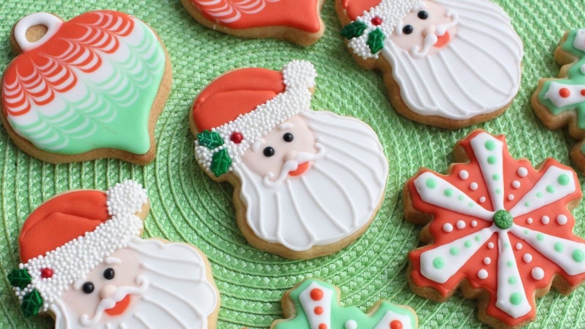 3 Christmas Cookie Designs Using Wilton Cookie Cutters Santa