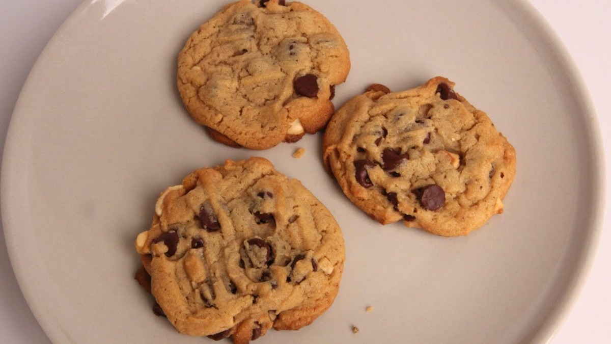 Chunky Chocolate Peanut Butter Cookies Recipe