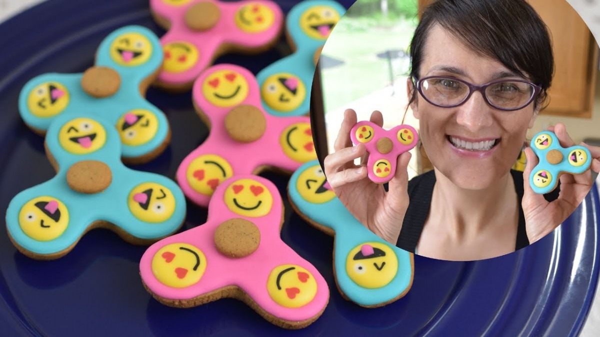 Fidget Spinner Emoji Cookies, Haniela's