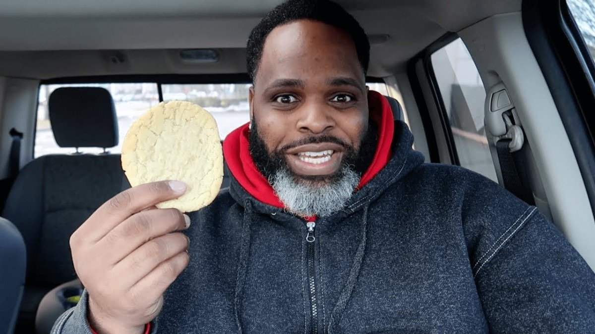 Wendy's Sugar Cookie Action (food Review Only)