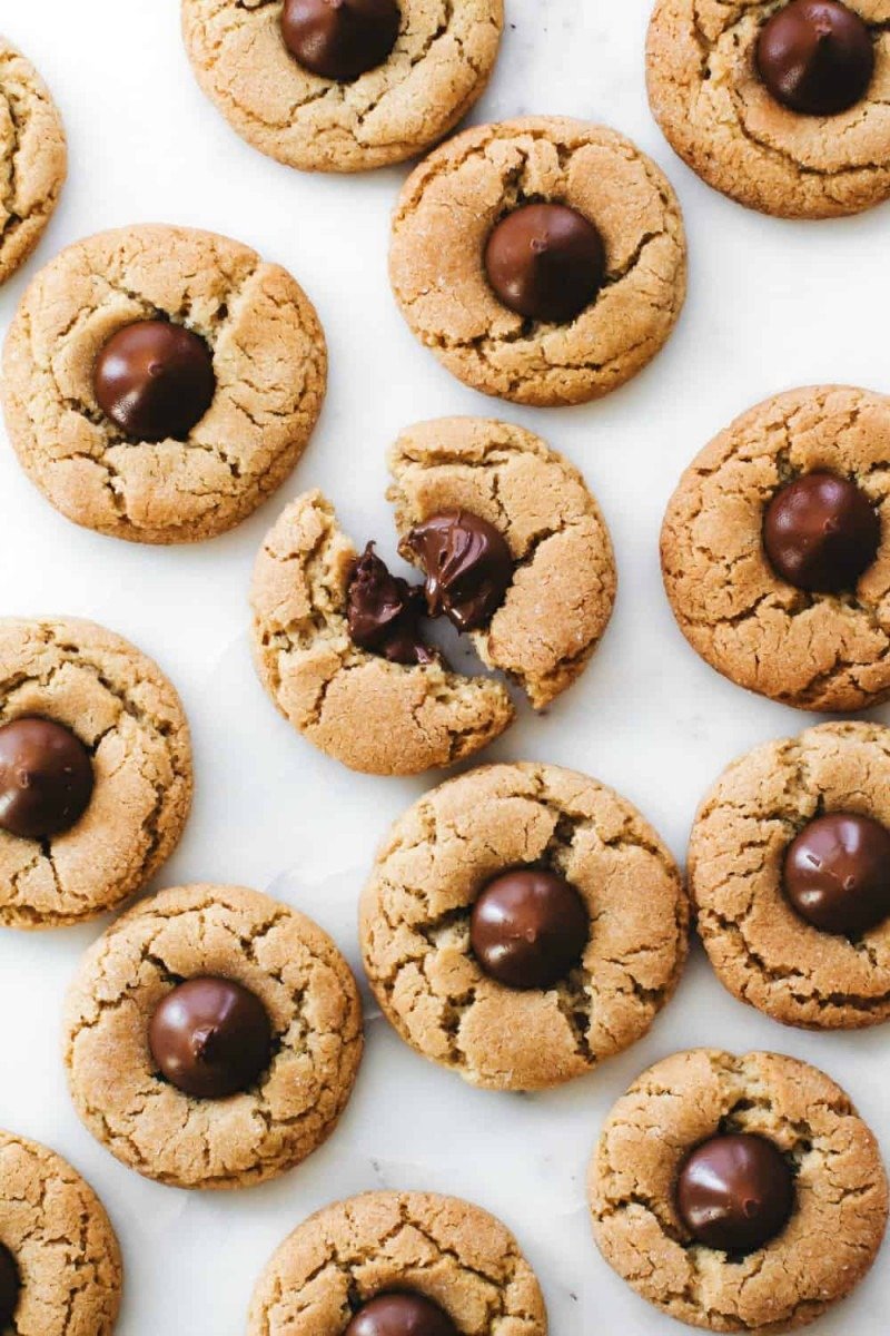 Easy Peanut Butter Blossoms