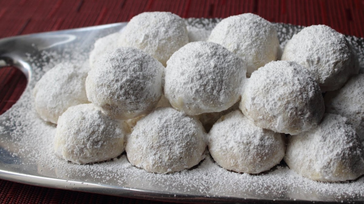 Elegant Russian Tea Cake