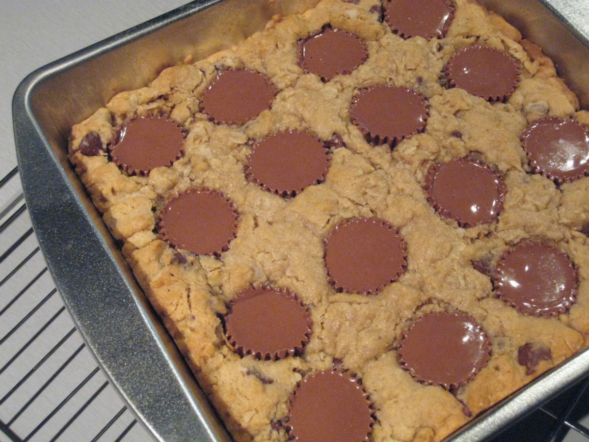 Peanut Butter Chocolate Chip Cookie Squares With Peanut Butter