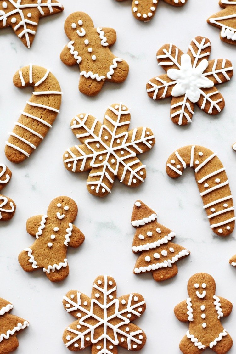 Gingerbread Cookies With Royal Icing