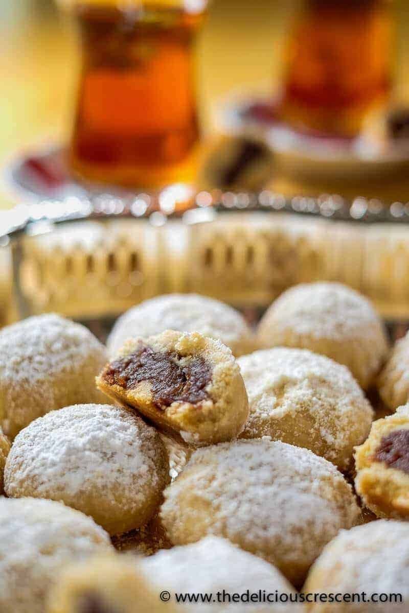 Maamoul Cookies (date Filled Cookies)