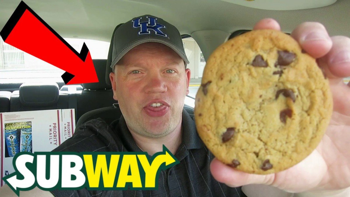 Reed Reviews Subway Chocolate Chip Cookie
