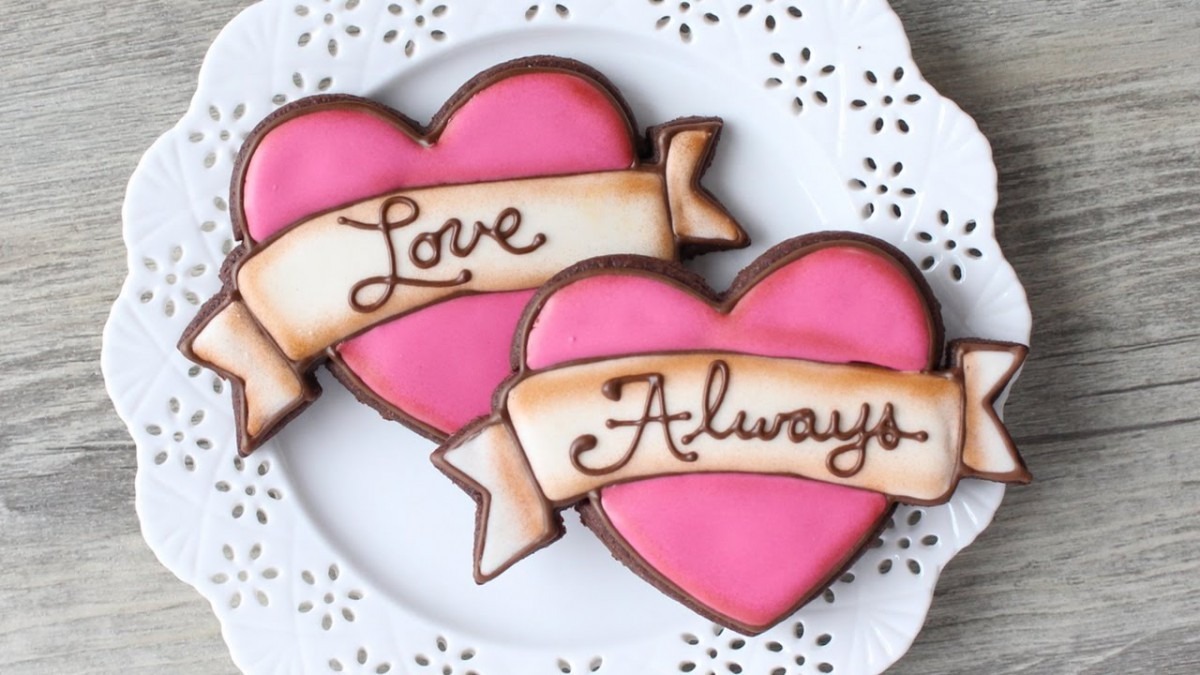 How To Make A Tattoo Style Heart Cookie