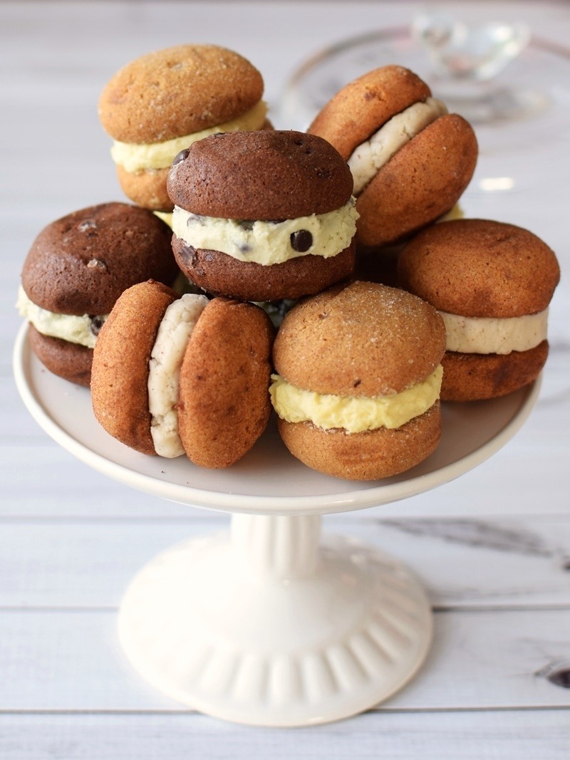 Easy Holiday Sandwich Cookies Recipes W  4 Fun Fillings