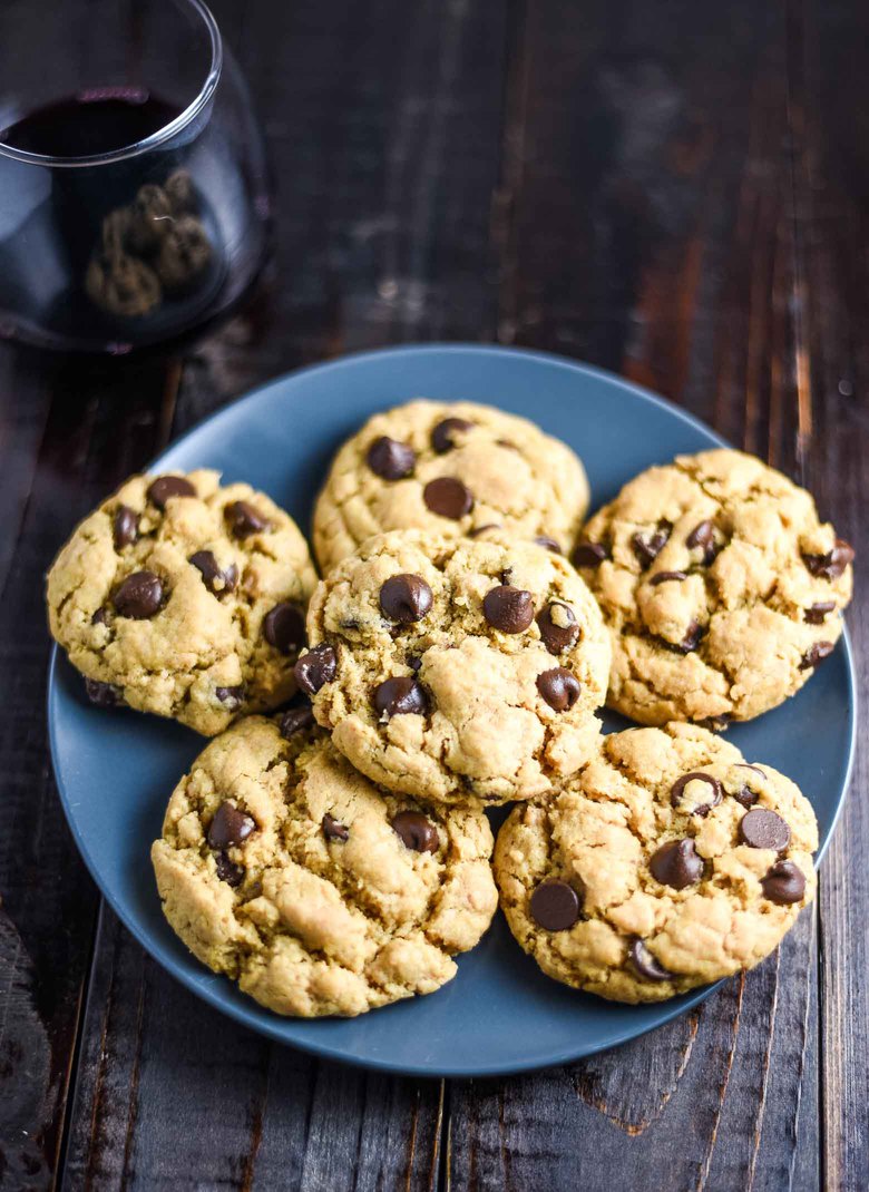Vegan Peanut Butter Chocolate Chip Cookies