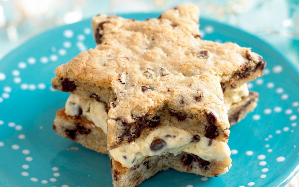 Chocolate Chip Star Ice Cream Sandwiches