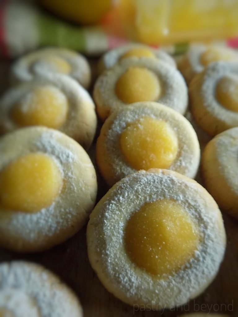 Ginger Thumbprint Cookies With Lemon Curd