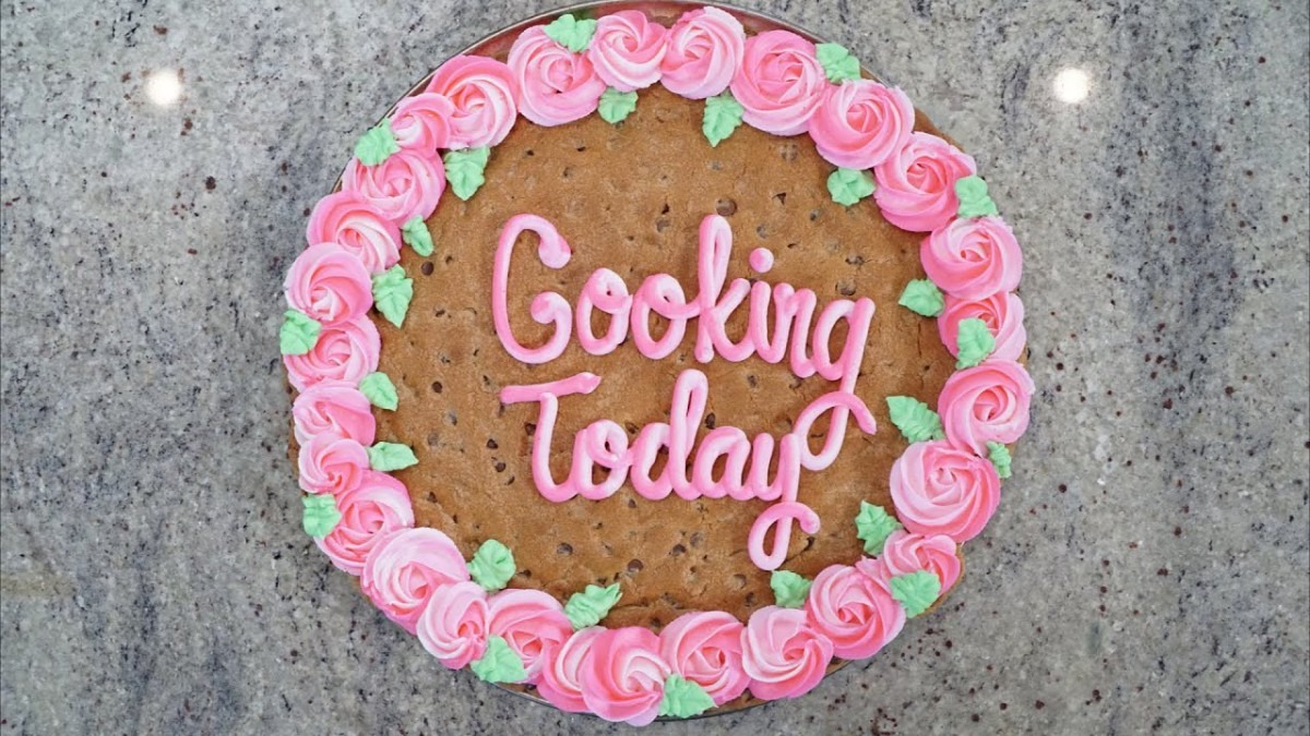 Frosted Cookie Cake
