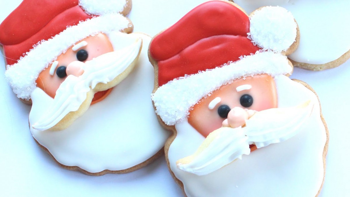 Classic Santa Cookie Design Done With Wilton Cookie Cutter