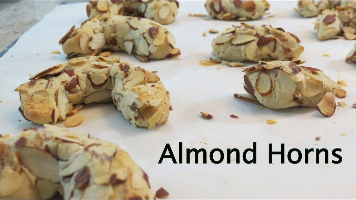 Almond Horns