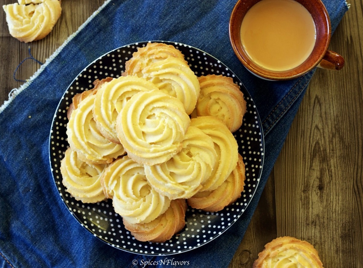 3 Ingredient Piped Cookies