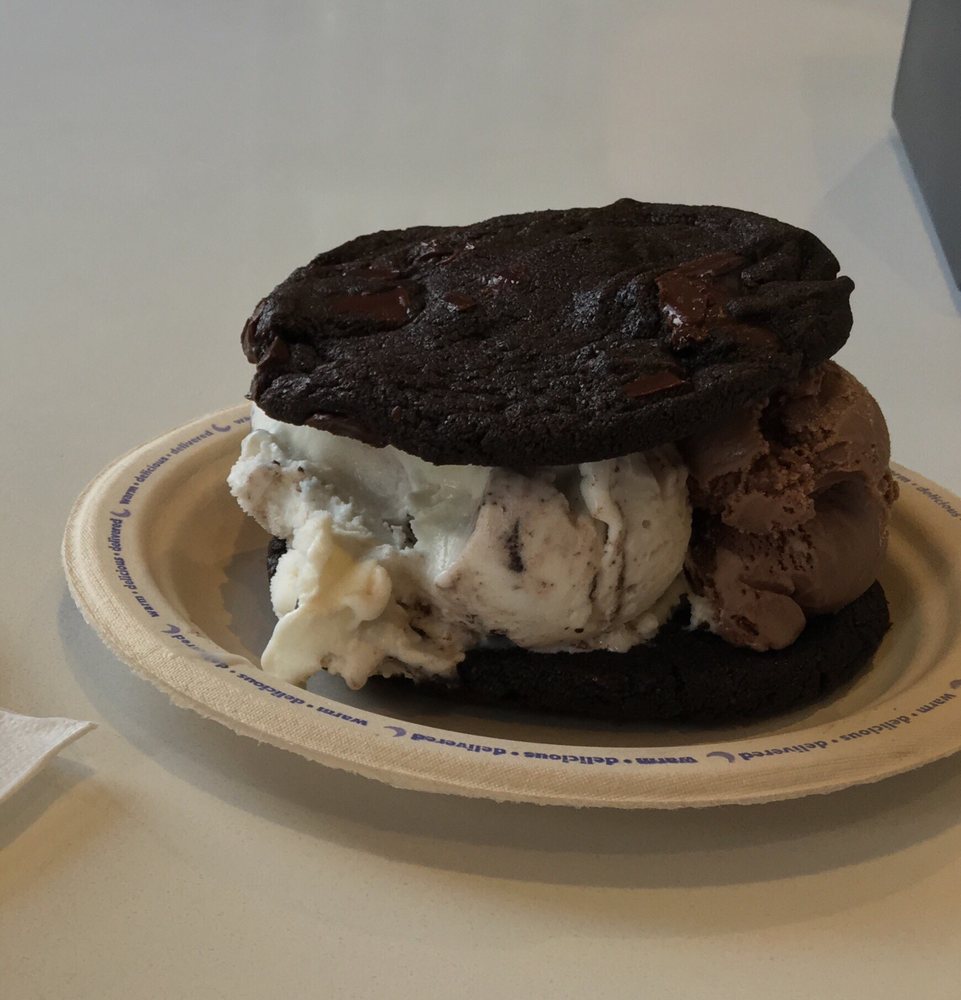 Insomnia Cookies